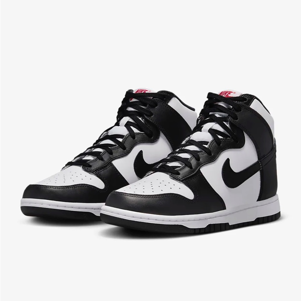 New!! Nike Black and White High-Top Sneakers 🖤🤍